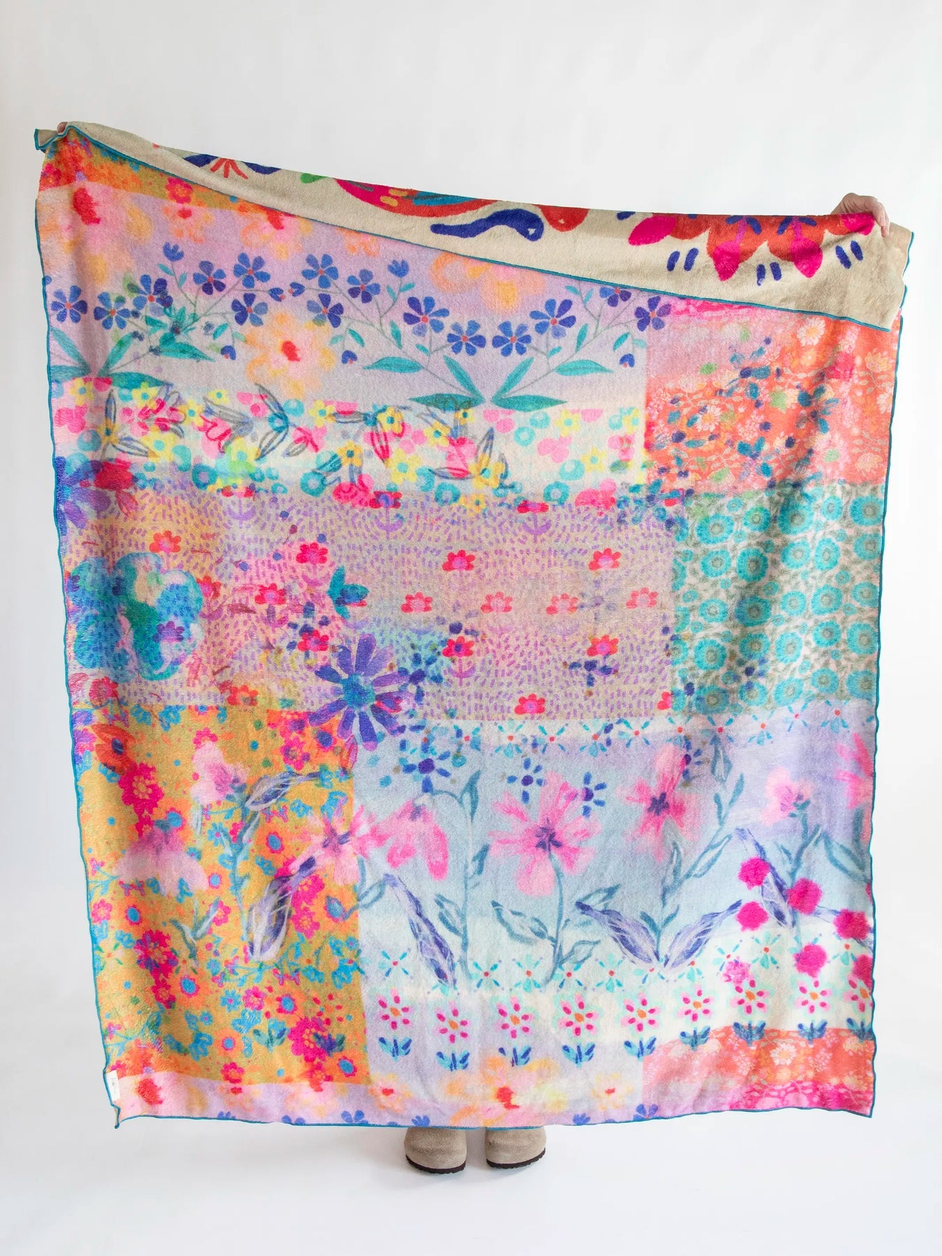 “Girlfriends” Blanket