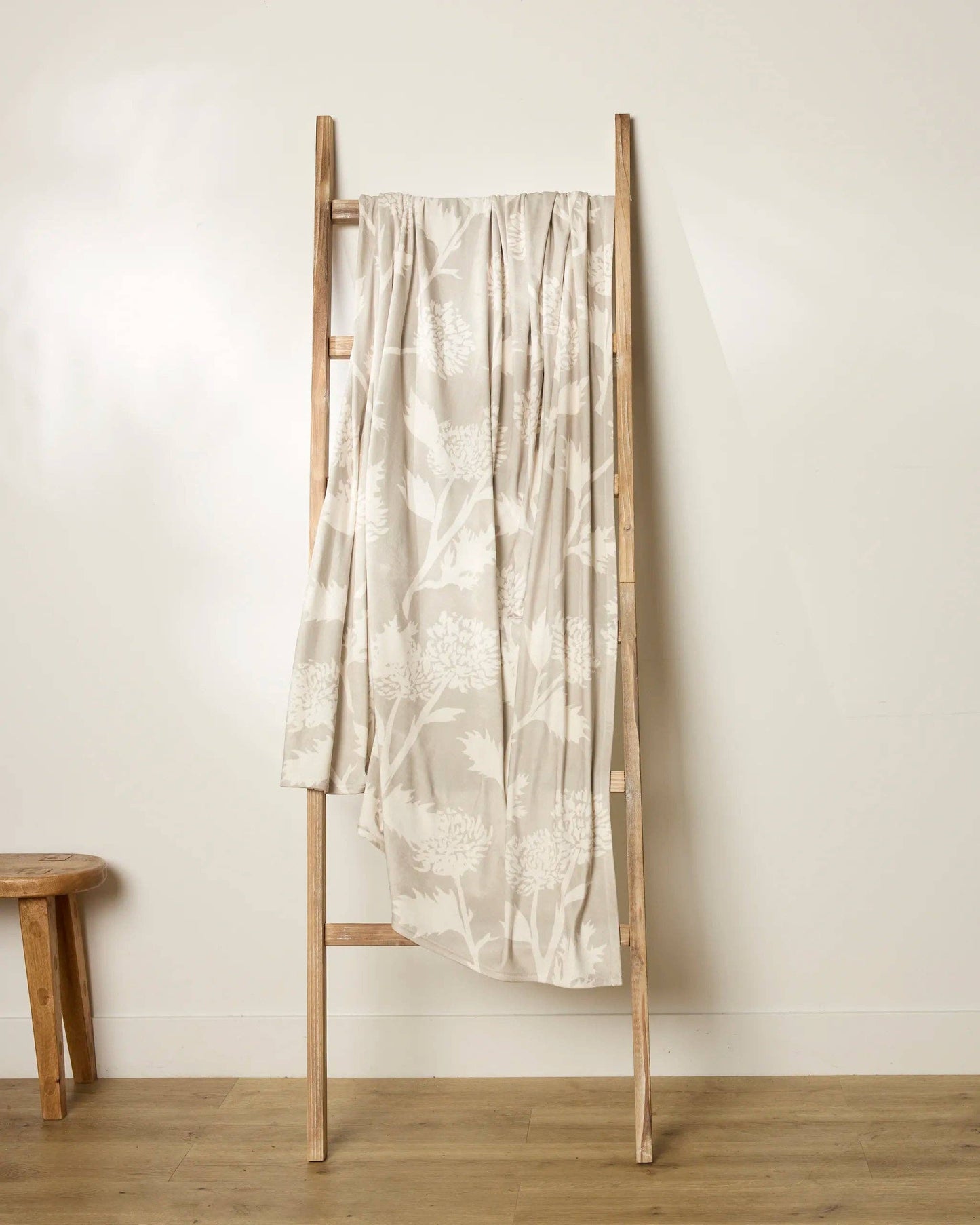 Soft Blooming Thistle Butter Blanket: Large - 60" x 80"