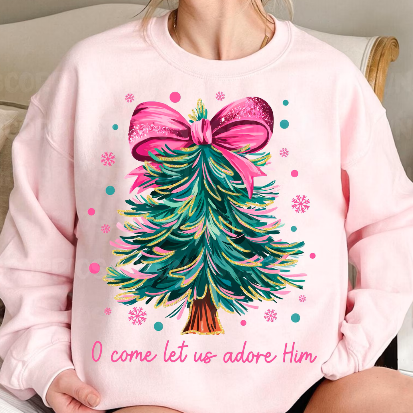 O COME LET US ADORE HIM CHRISTMAS TREE: Off-White / SWEATSHIRT / L