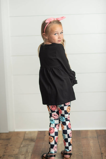 Kids Black & White Check Smiley Face Ruffle Top Leggings Set: 5/6