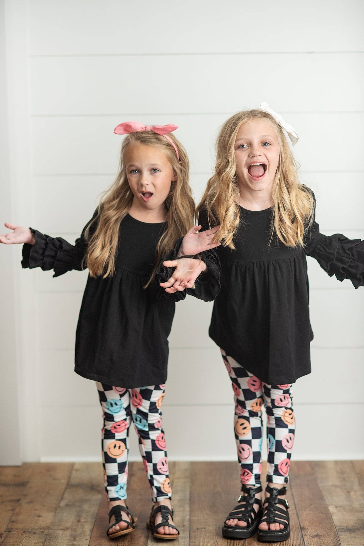 Kids Black & White Check Smiley Face Ruffle Top Leggings Set: 5/6
