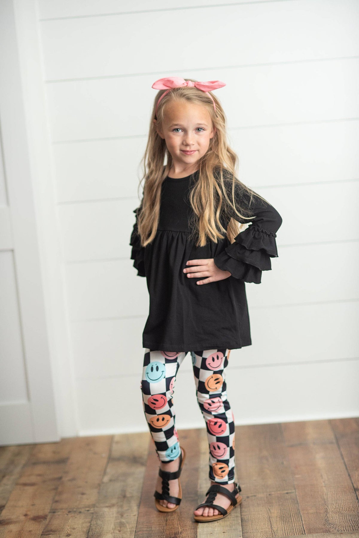 Kids Black & White Check Smiley Face Ruffle Top Leggings Set: 5/6