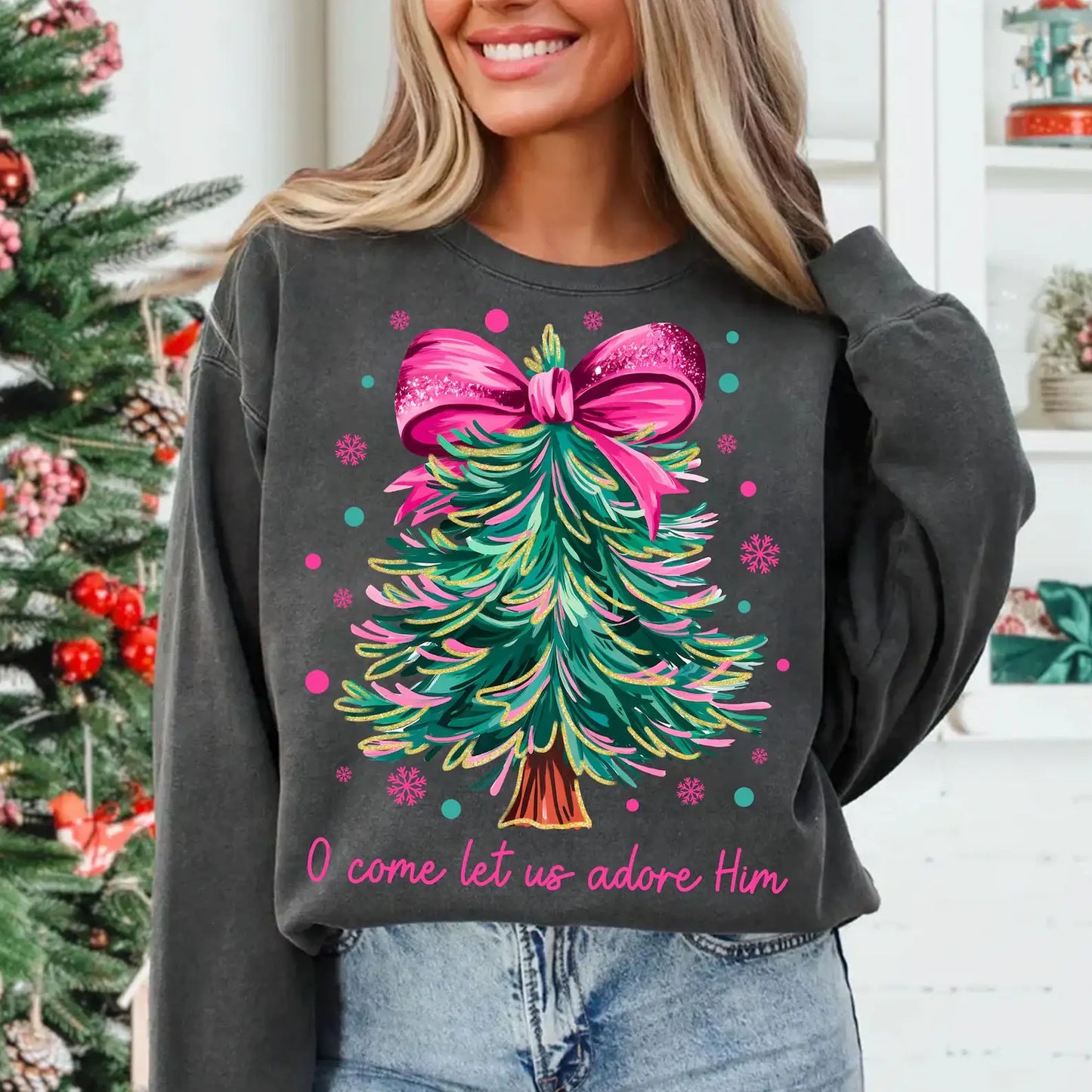 O COME LET US ADORE HIM CHRISTMAS TREE: Off-White / SWEATSHIRT / L
