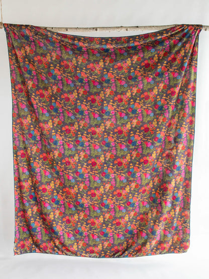 Cat Lover Chirps XL Throw Blanket