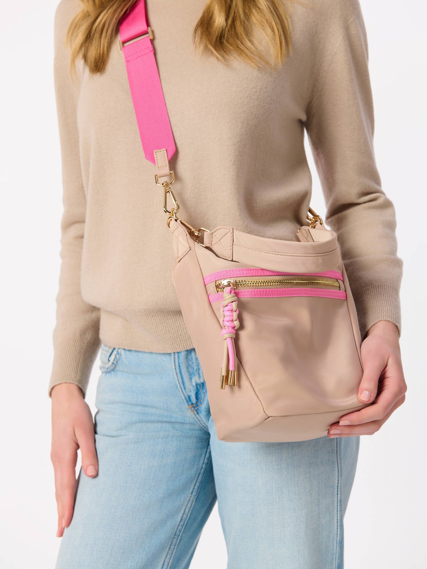 JET CONVERTIBLE CROSS-BODY: OLIVE