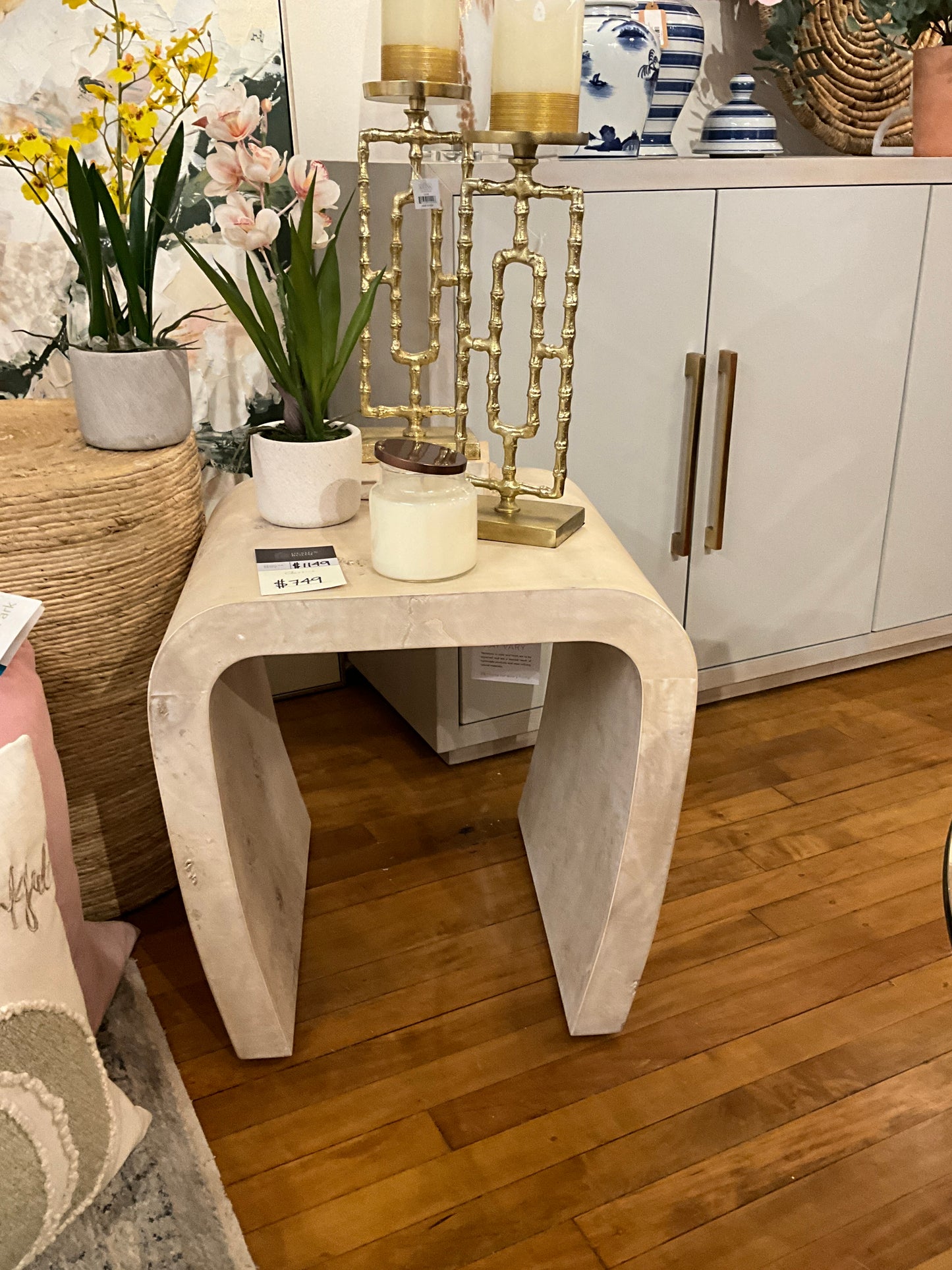 Clip Accent Table