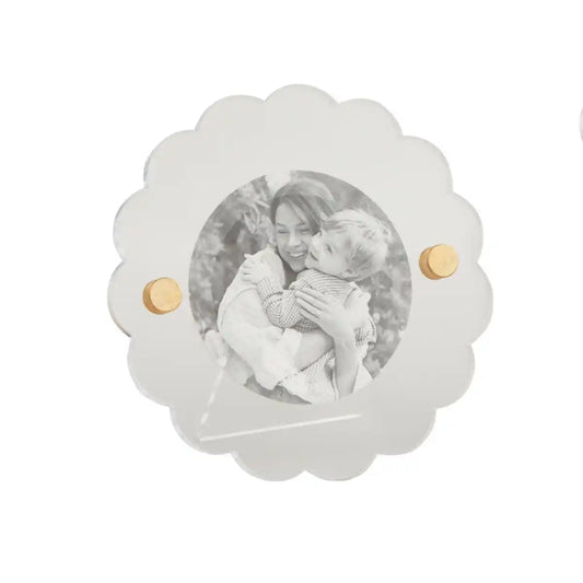 Round Scallop Acrylic Frame
