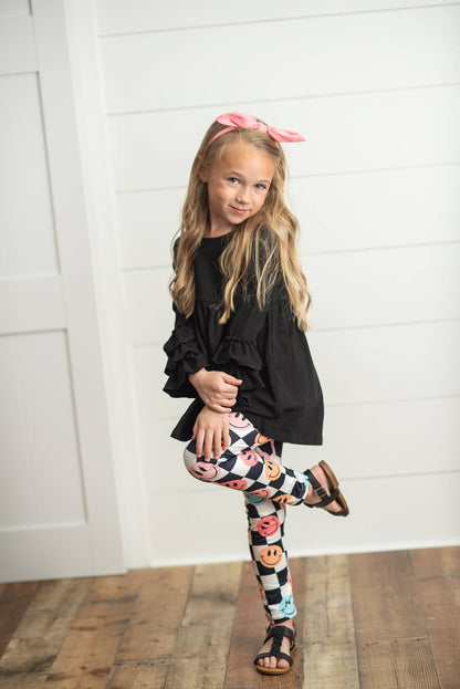 Kids Black & White Check Smiley Face Ruffle Top Leggings Set: 5/6