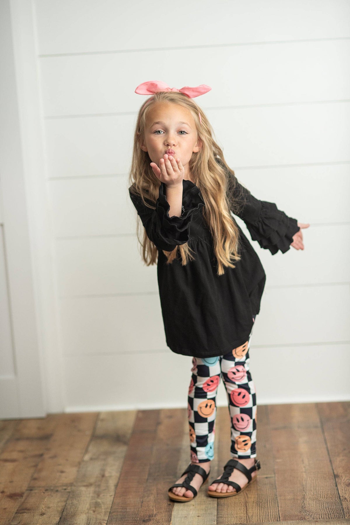 Kids Black & White Check Smiley Face Ruffle Top Leggings Set: 5/6