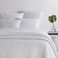 Pick Stitch White Matelassé -King
